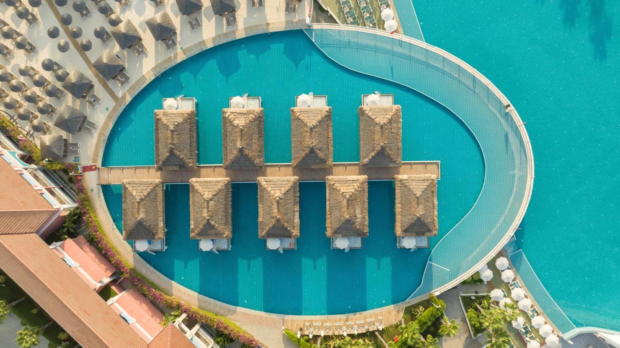 Hotel Granada Luxury Belek - Family Kids Concept Esterno foto Aerial view of the pool at the Sheraton Nha Trang Hotel & Spa Resort