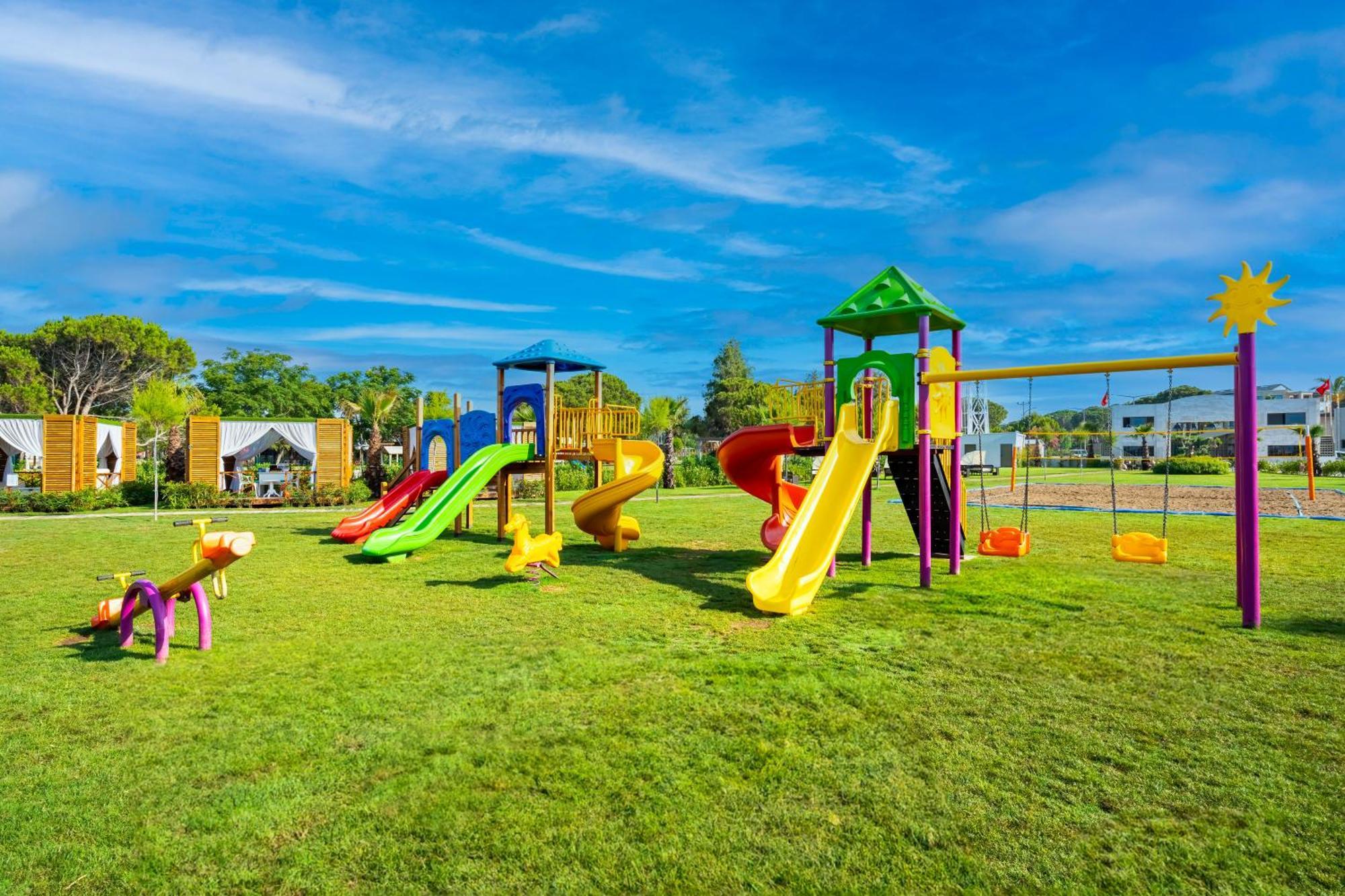 Hotel Granada Luxury Belek - Family Kids Concept Esterno foto Playground in the village