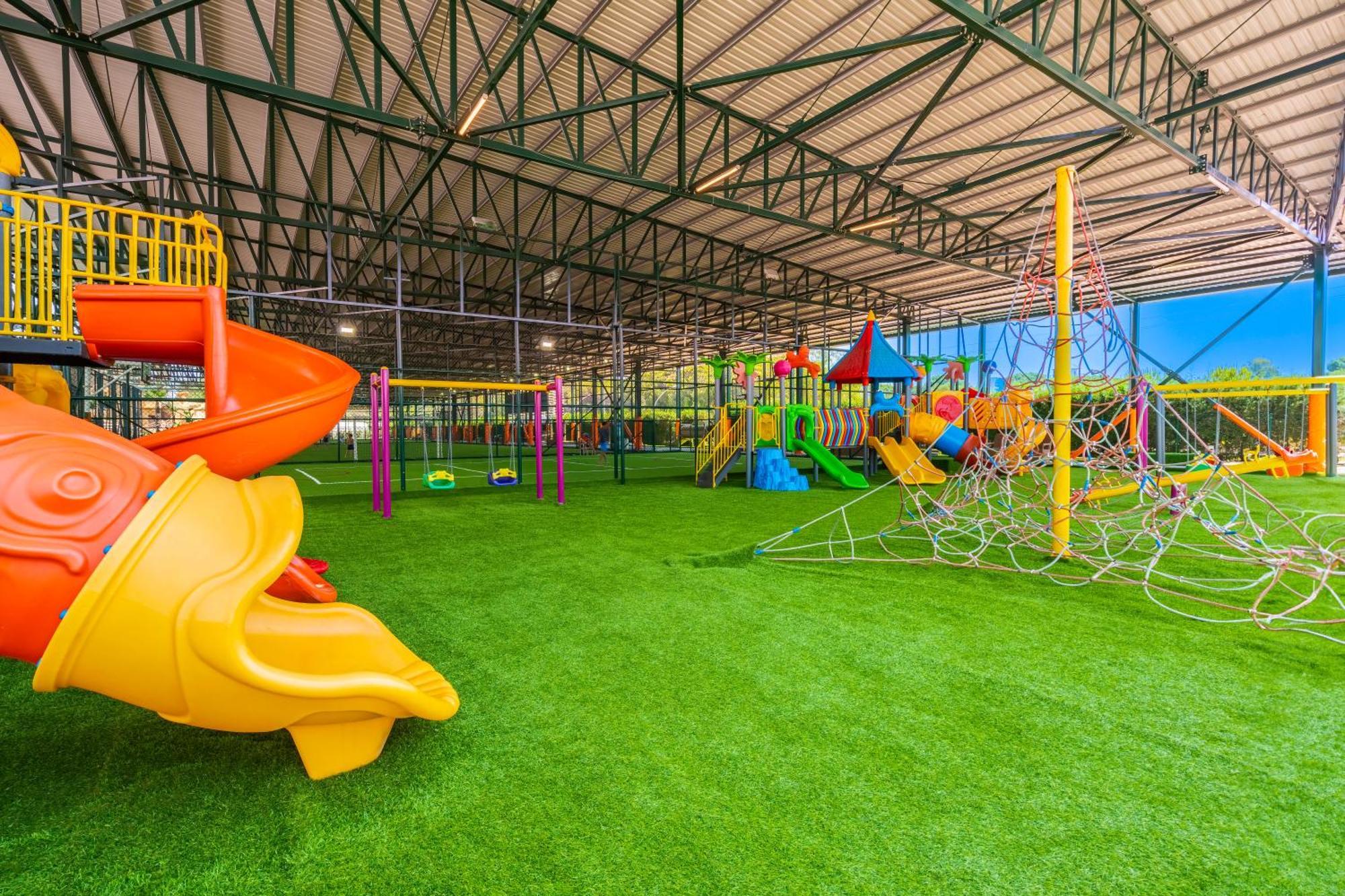 Hotel Granada Luxury Belek - Family Kids Concept Esterno foto Playground at the mall
