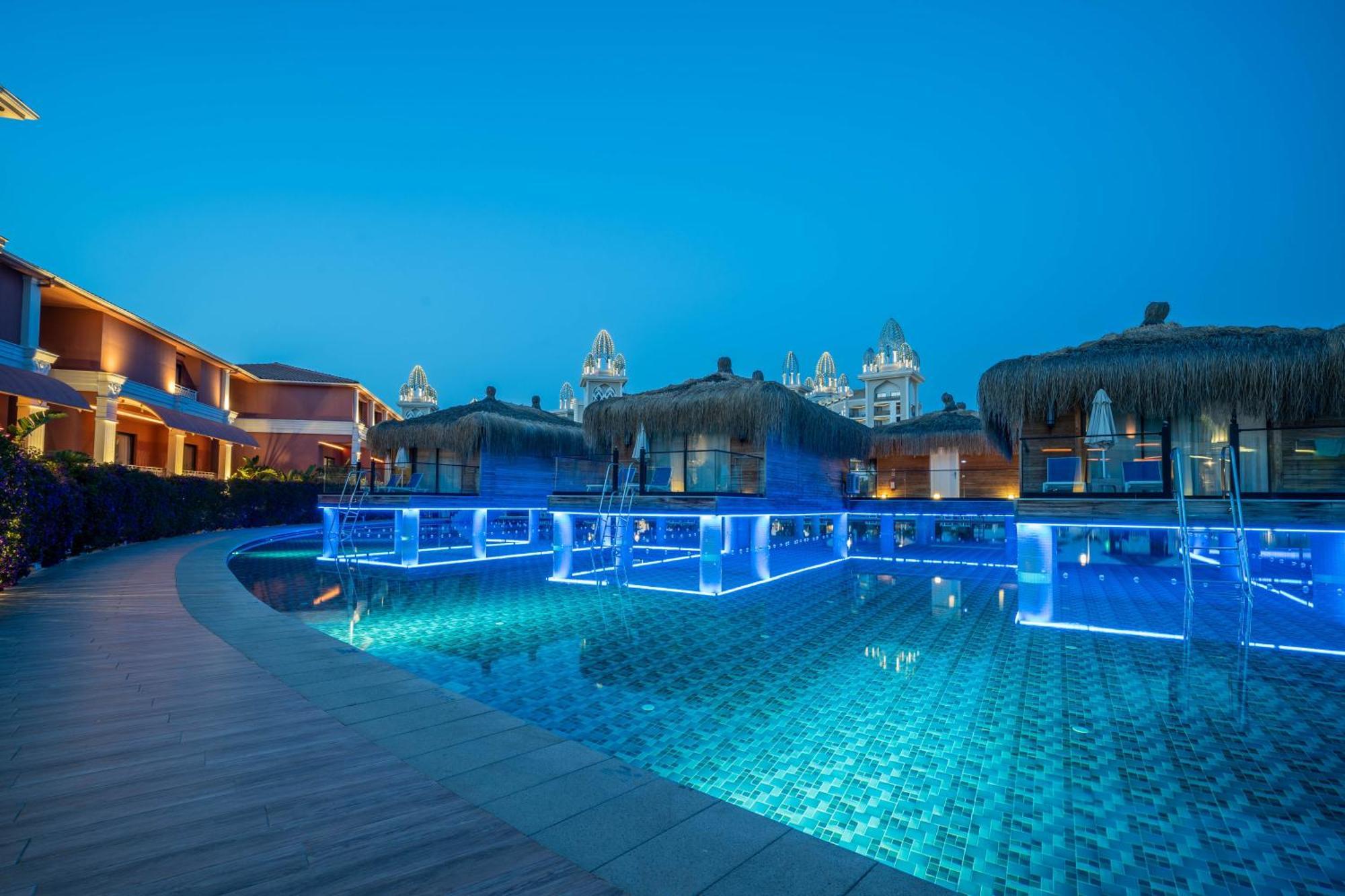 Hotel Granada Luxury Belek - Family Kids Concept Esterno foto The resort's main pool