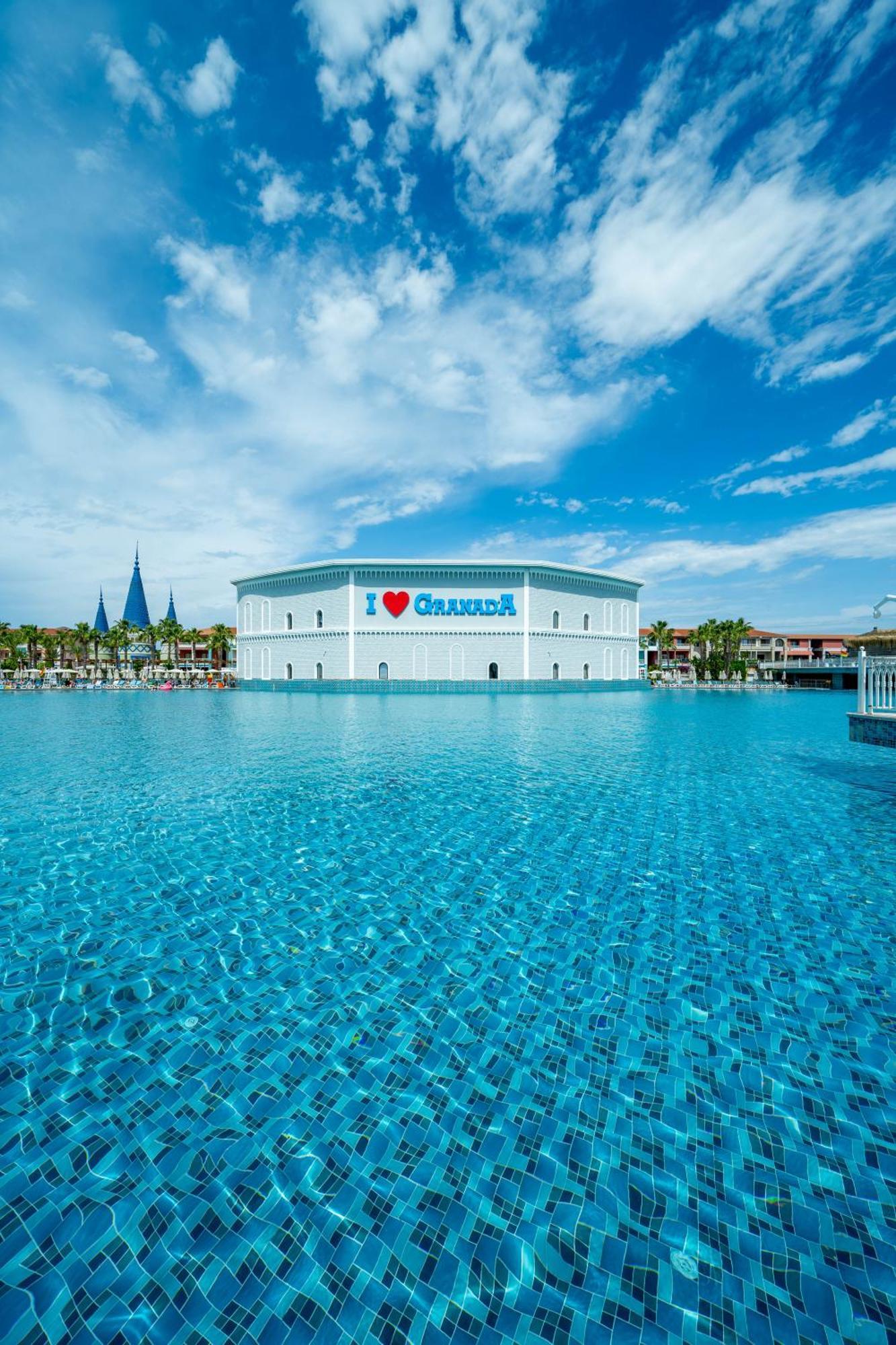 Hotel Granada Luxury Belek - Family Kids Concept Esterno foto The Crystal Hall