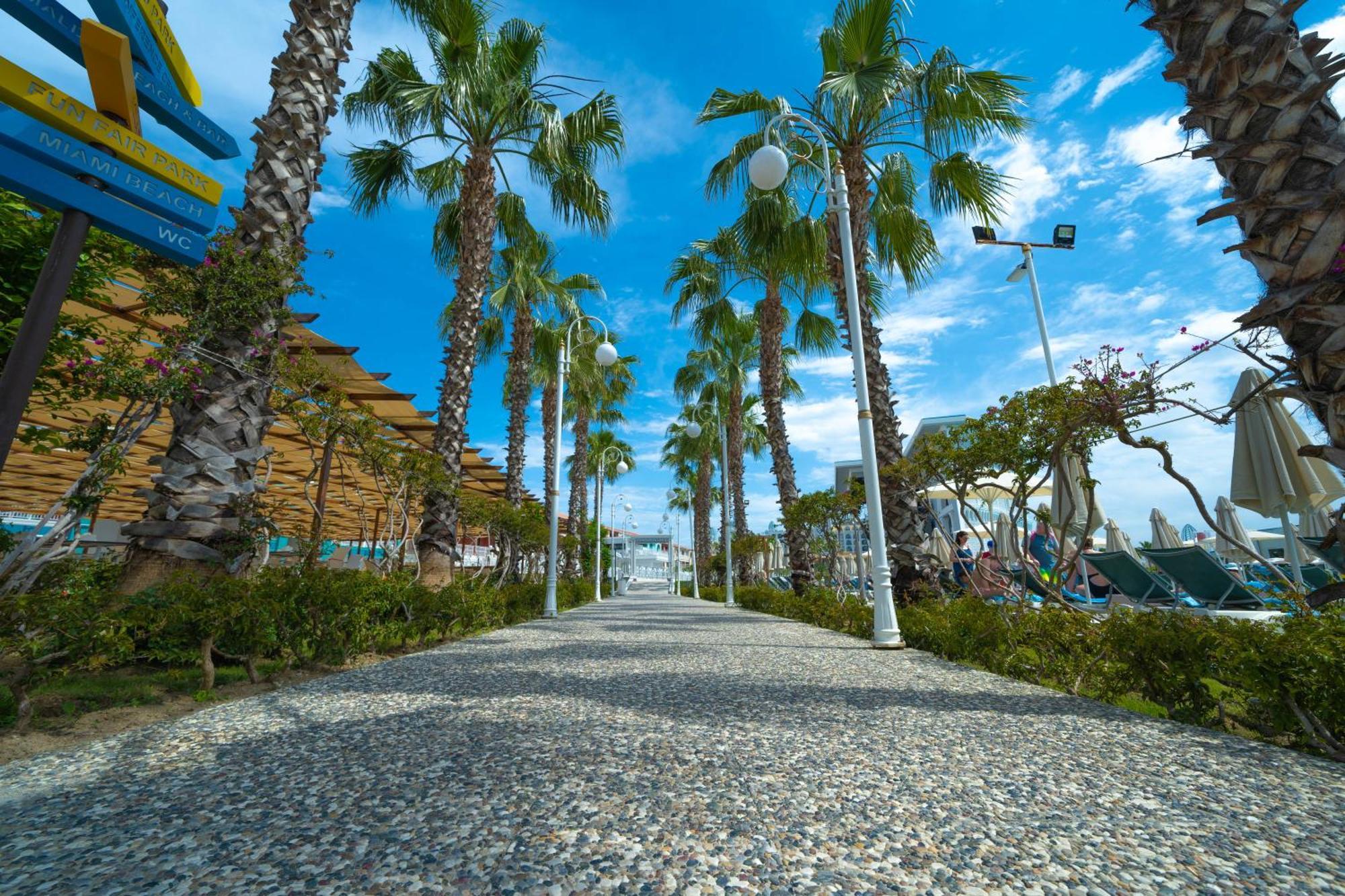 Hotel Granada Luxury Belek - Family Kids Concept Esterno foto The promenade of Nikiti