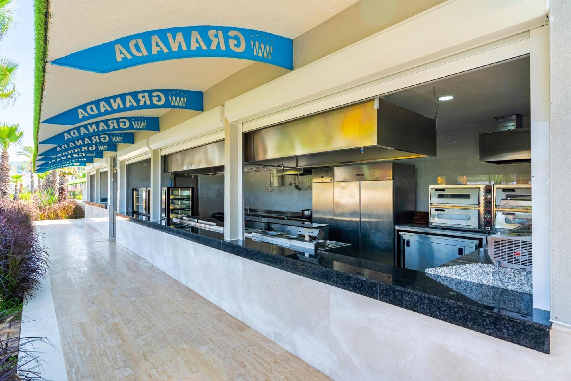 Hotel Granada Luxury Belek - Family Kids Concept Esterno foto Aramark food service at a resort