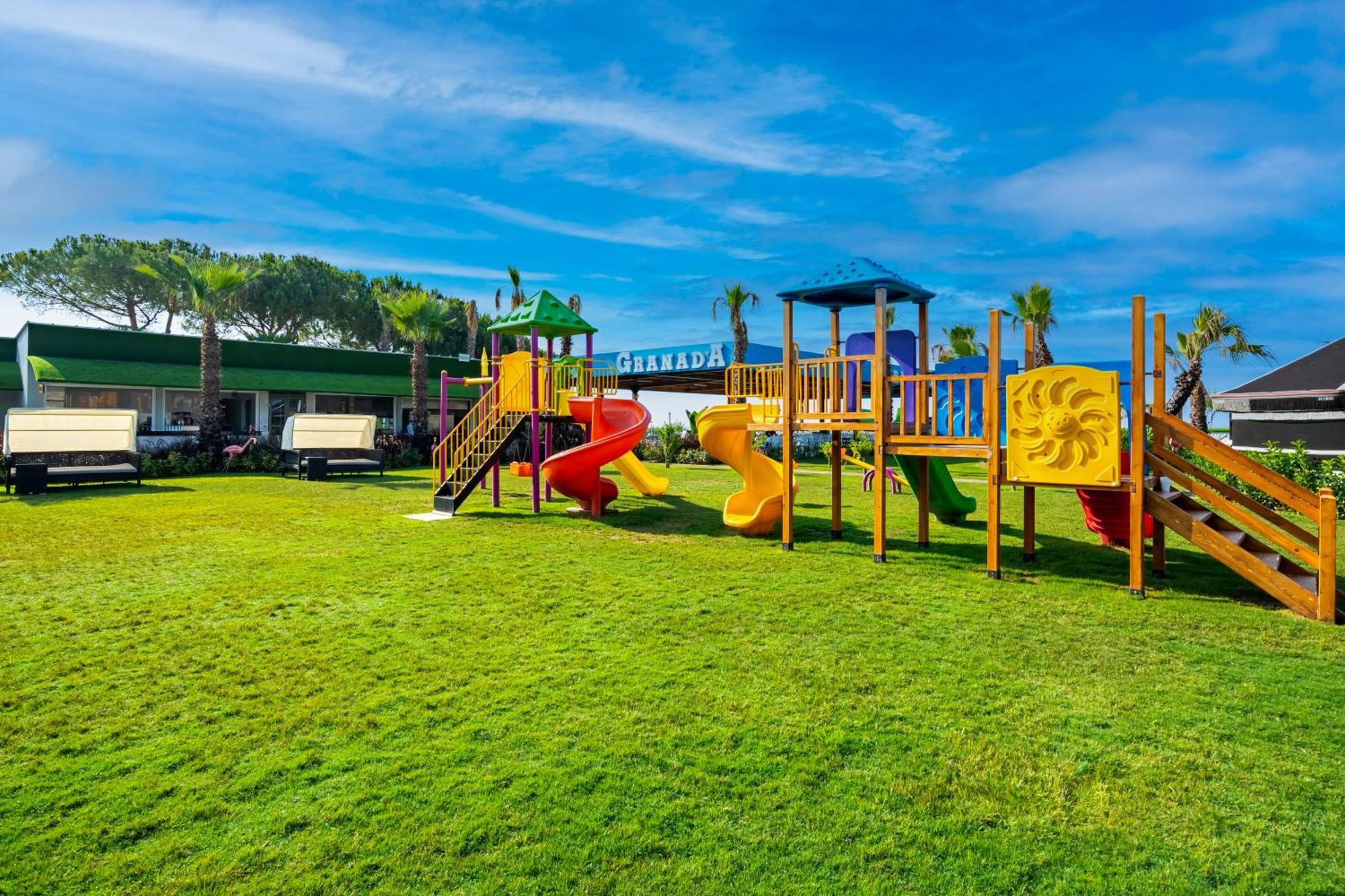 Hotel Granada Luxury Belek - Family Kids Concept Esterno foto Playground in the village