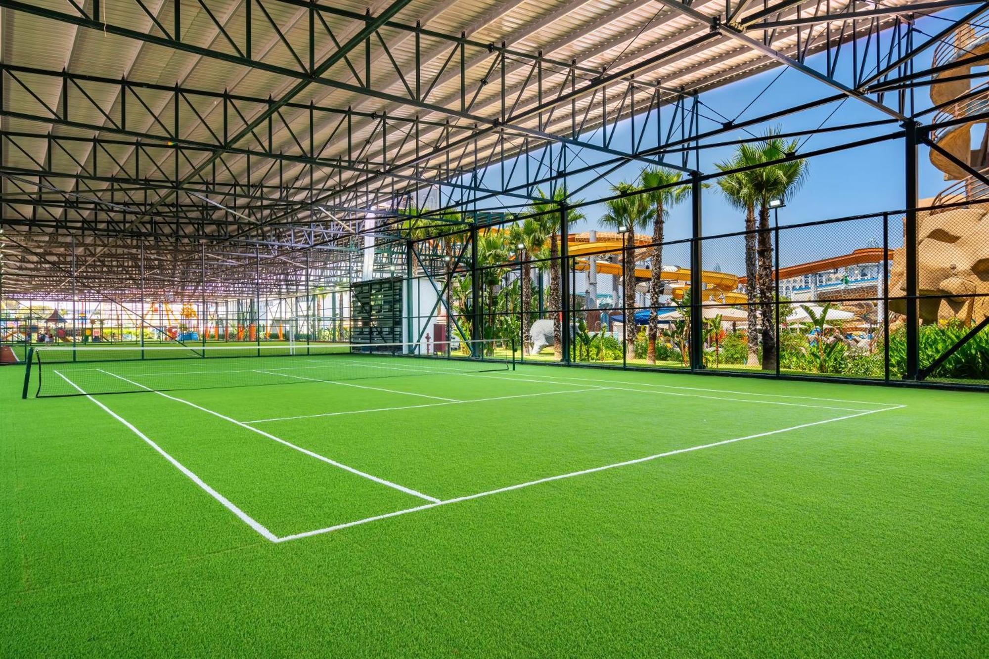 Hotel Granada Luxury Belek - Family Kids Concept Esterno foto The indoor tennis court